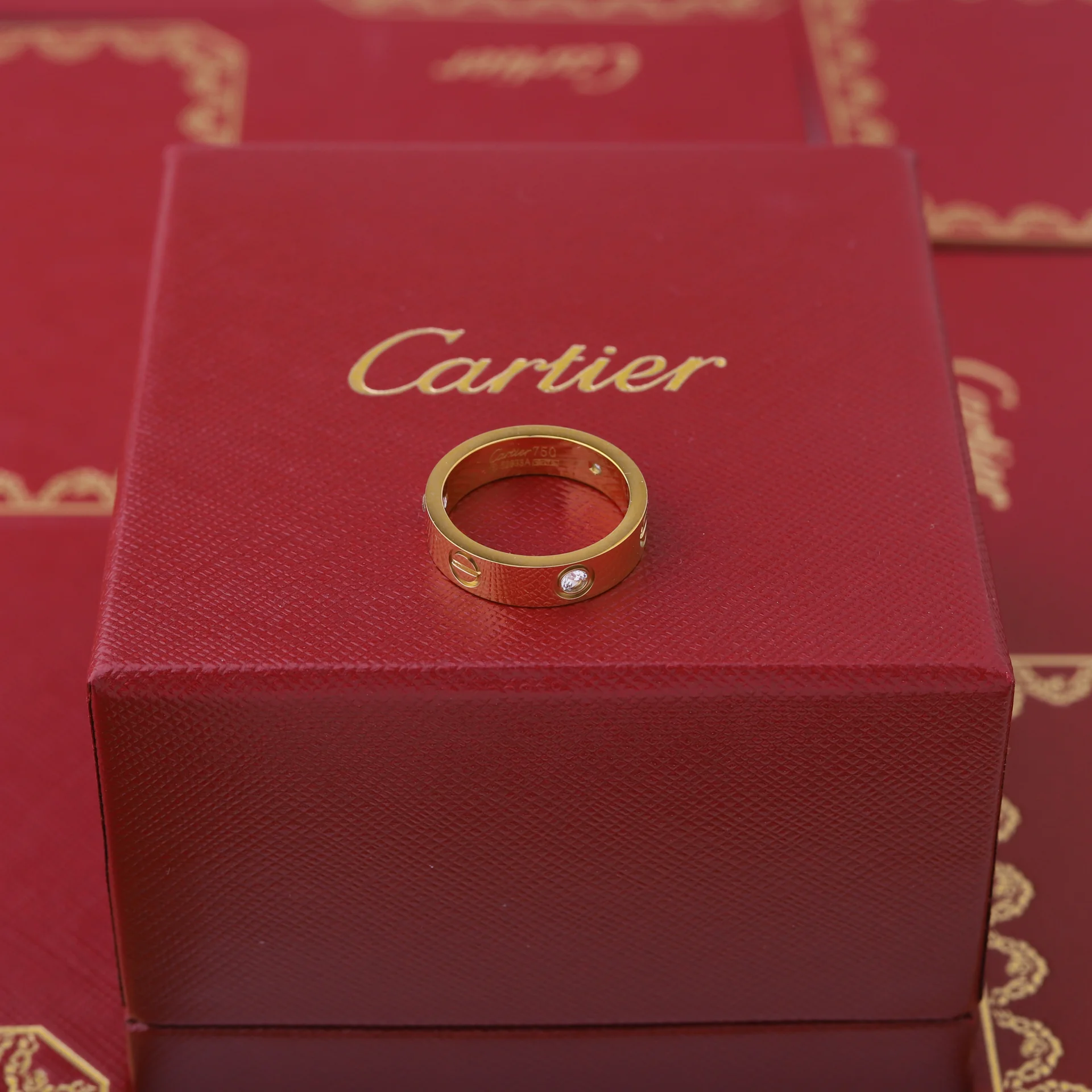 خاتم كارتير ذهبي وفضي  زركون - Cartier Ring Love