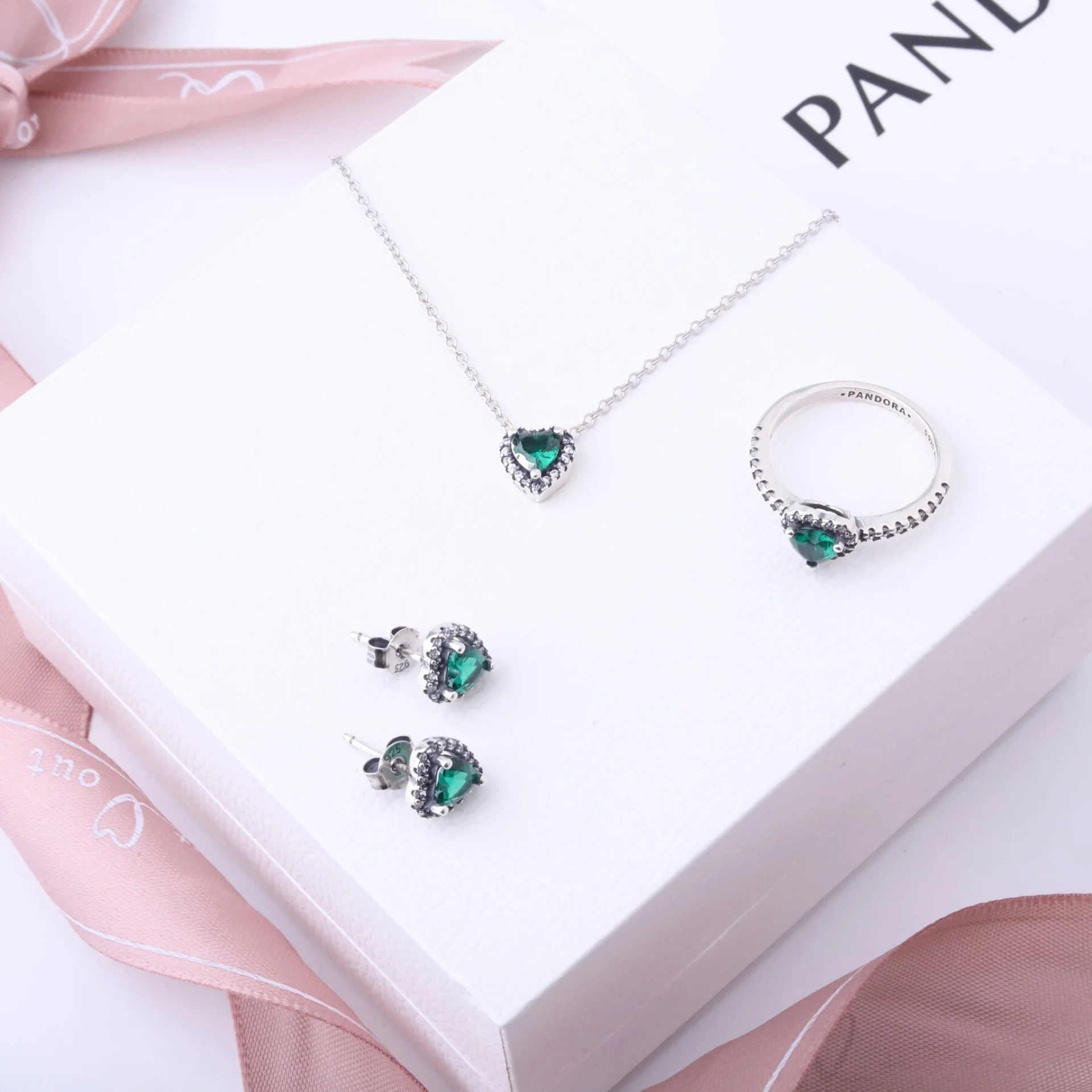 Set Pandora Green Heart | طقم باندورا قلب اخضر