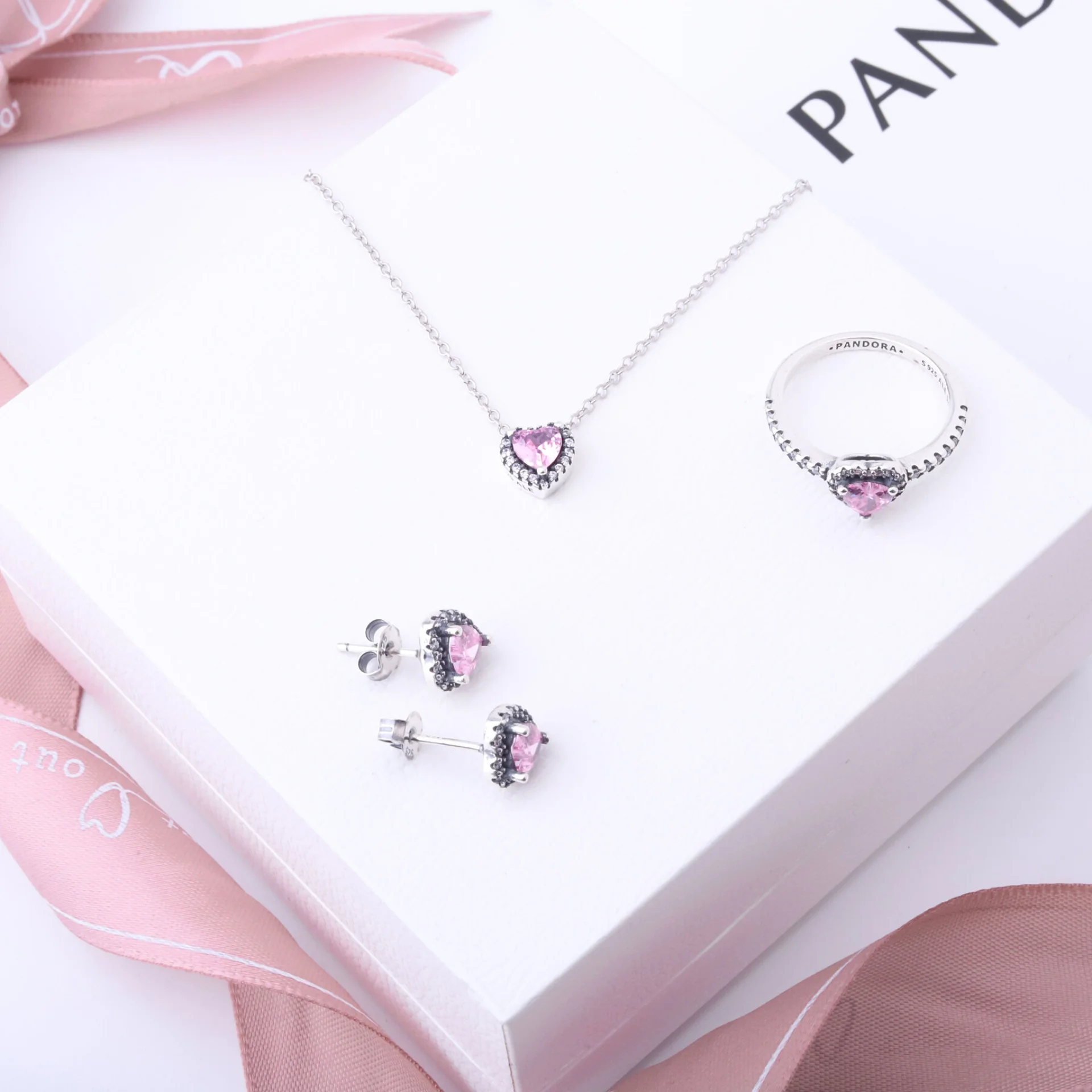 Set Pandora Pink Heart | طقم باندورا قلب زهري