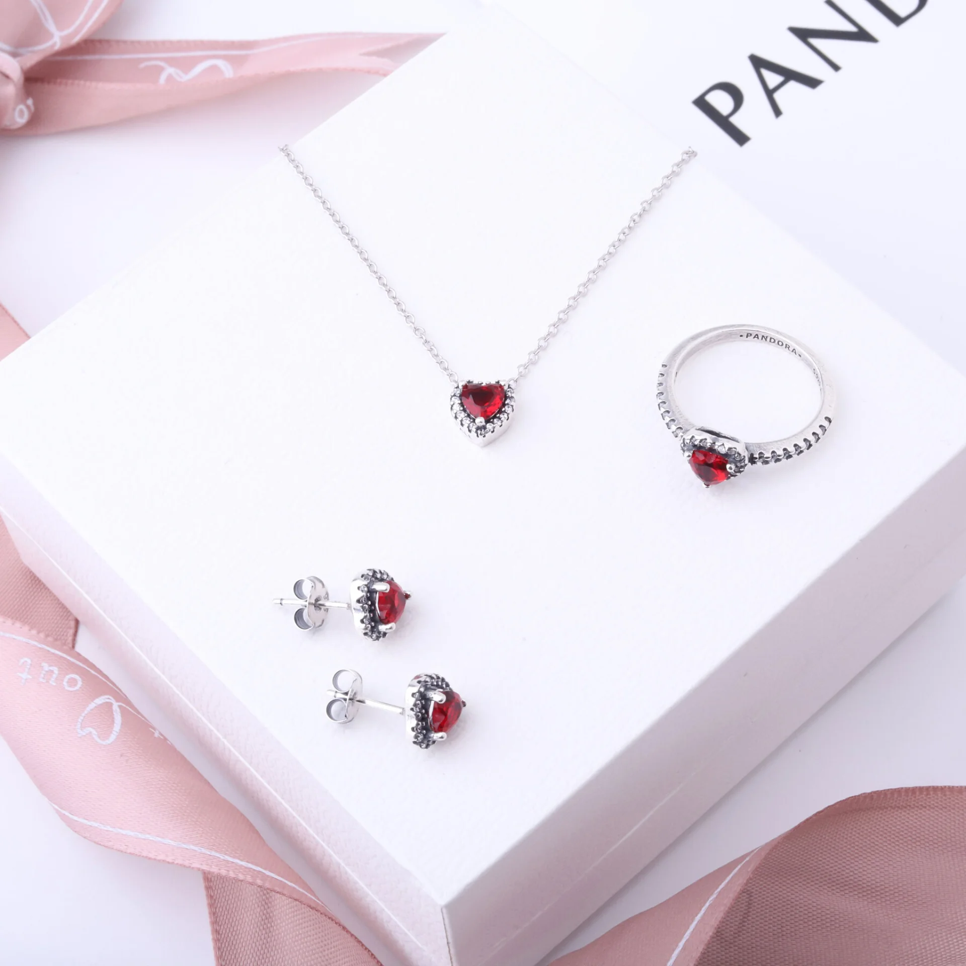 Set Pandora Red Heart | طقم باندورا قلب احمر